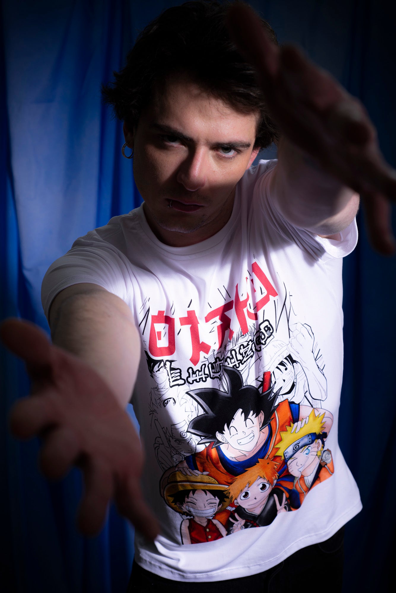 Camiseta Blanca Unisex Goku con los tres grandes
