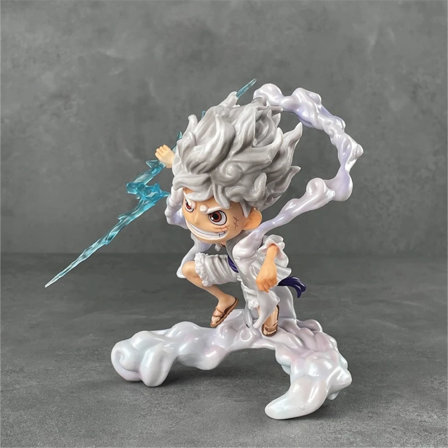 Figura Luffy Dios del Sol Nika Gear 5